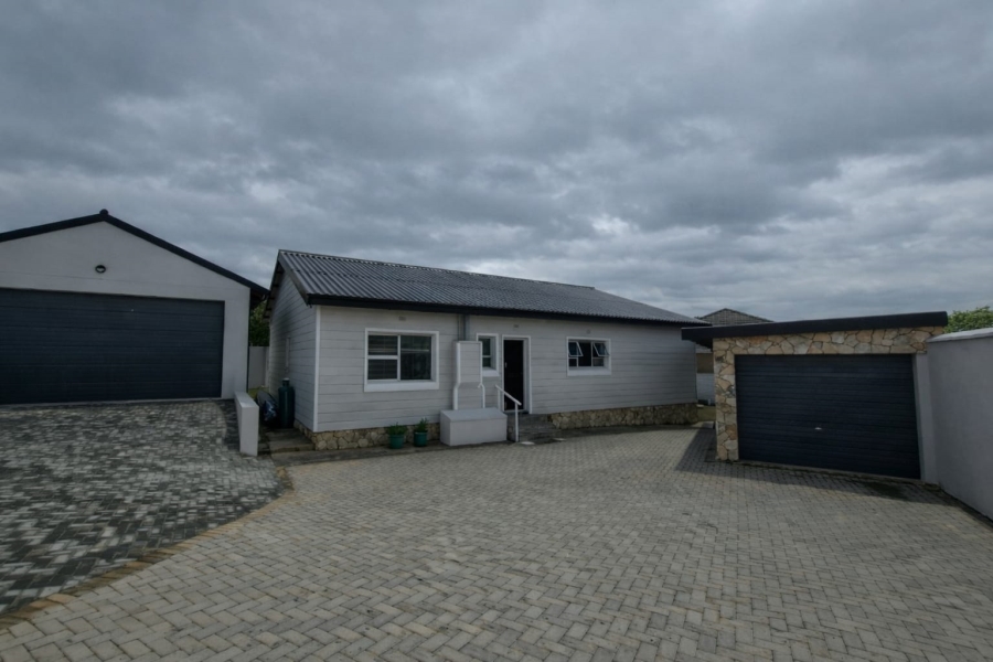4 Bedroom Property for Sale in Stilbaai Wes Western Cape